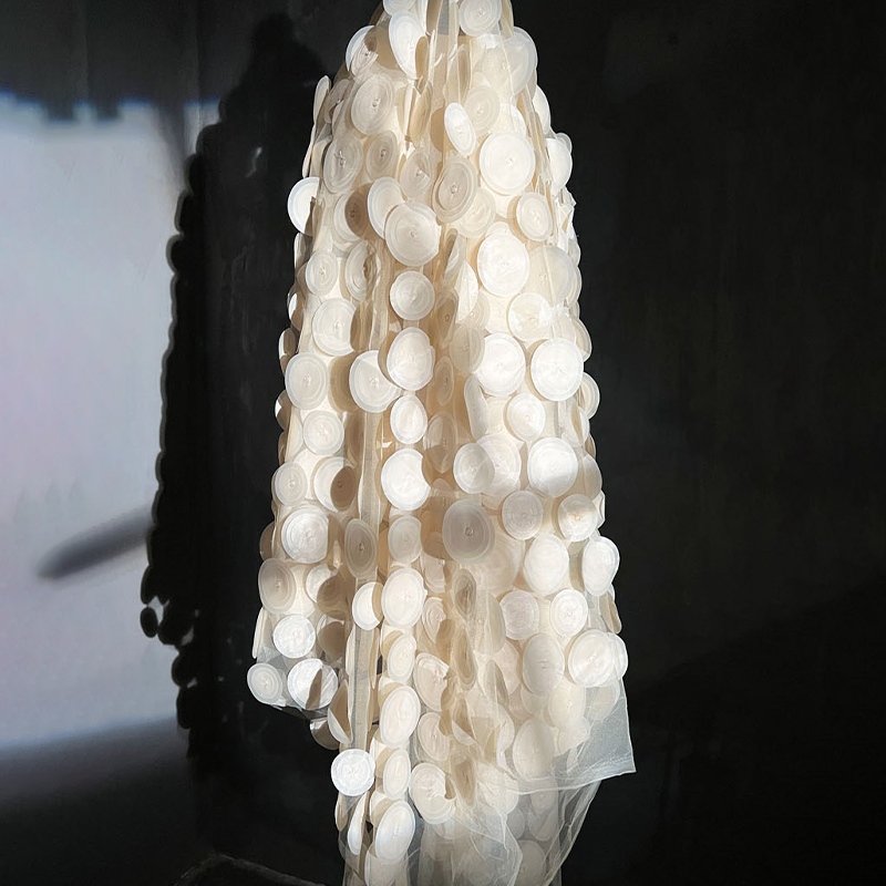 3D Multilayer Circular Cut Per - Crystal Mesh Fabric recension och pris